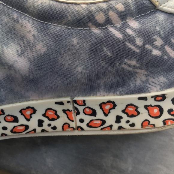 Tesia Women’s Designer Sneakers, Sz: 7 (23.5) - Picture 7 of 8